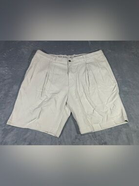 Tommy Bahama Light Cream Pleated Flat-Front Men's Shorts 100% silk